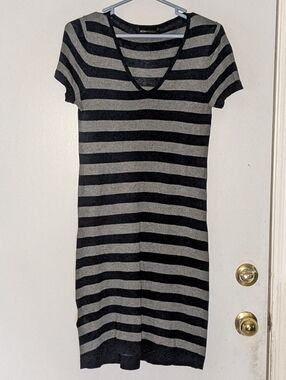 BCBGMaxAzria Blue and Gray Striped V-Neck T-shirt Dress Med